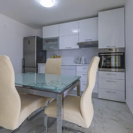 Komfortables Nur 200 Meter Zum Mit Meerblick, Privatem Balkon Mit Liegen Apartament *