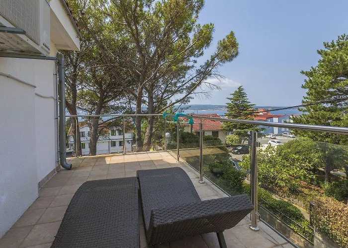 Komfortables Nur 200 Meter Zum Mit Meerblick, Privatem Balkon Mit Liegen Appartamento