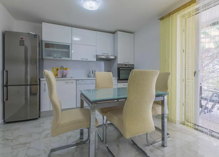 Komfortables Nur 200 Meter Zum Mit Meerblick, Privatem Balkon Mit Liegen *