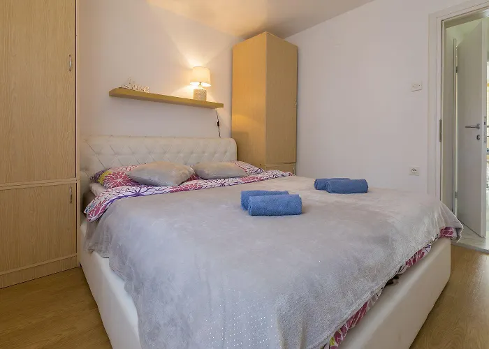 Appartamento Komfortables Nur 200 Meter Zum Mit Meerblick, Privatem Balkon Mit Liegen
