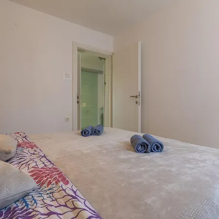 Lejlighed Komfortables Nur 200 Meter Zum Mit Meerblick, Privatem Balkon Mit Liegen Selce