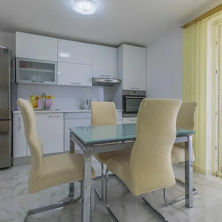 Komfortables Nur 200 Meter Zum Mit Meerblick, Privatem Balkon Mit Liegen *