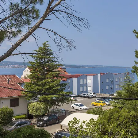 Komfortables Nur 200 Meter Zum Mit Meerblick, Privatem Balkon Mit Liegen Selce